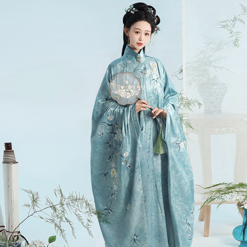 Ming-Dynasty-Women-Hanfu-Set-Mamian-Qun-in-Elegant-Blue-3 Ming Dynasty Women Hanfu Set Mamian Qun in Elegant Blue
