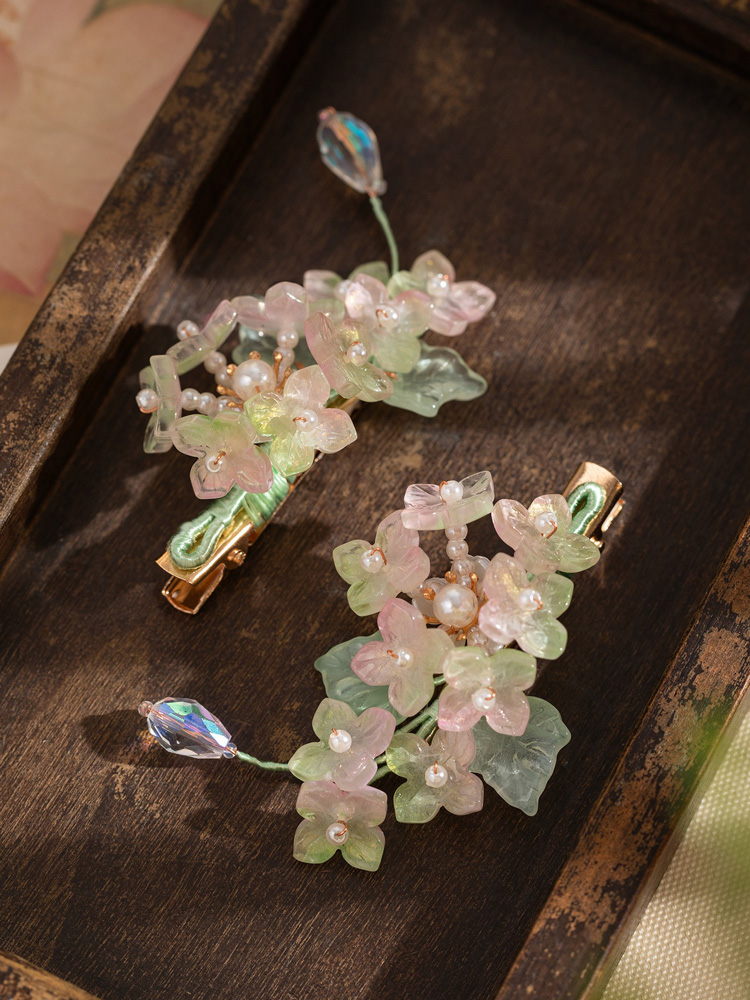 Traditional-Style Forest-Themed Hydrangea Hair Clip for Hanfu