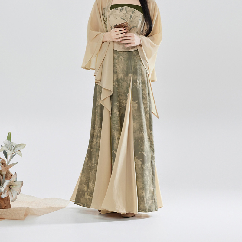 Women-Fashion-Modernized-Hanfu-Inspired-by-Song-Dynasty-Attire-4 Women Fashion Modernized Hanfu Inspired by Song Dynasty Attire