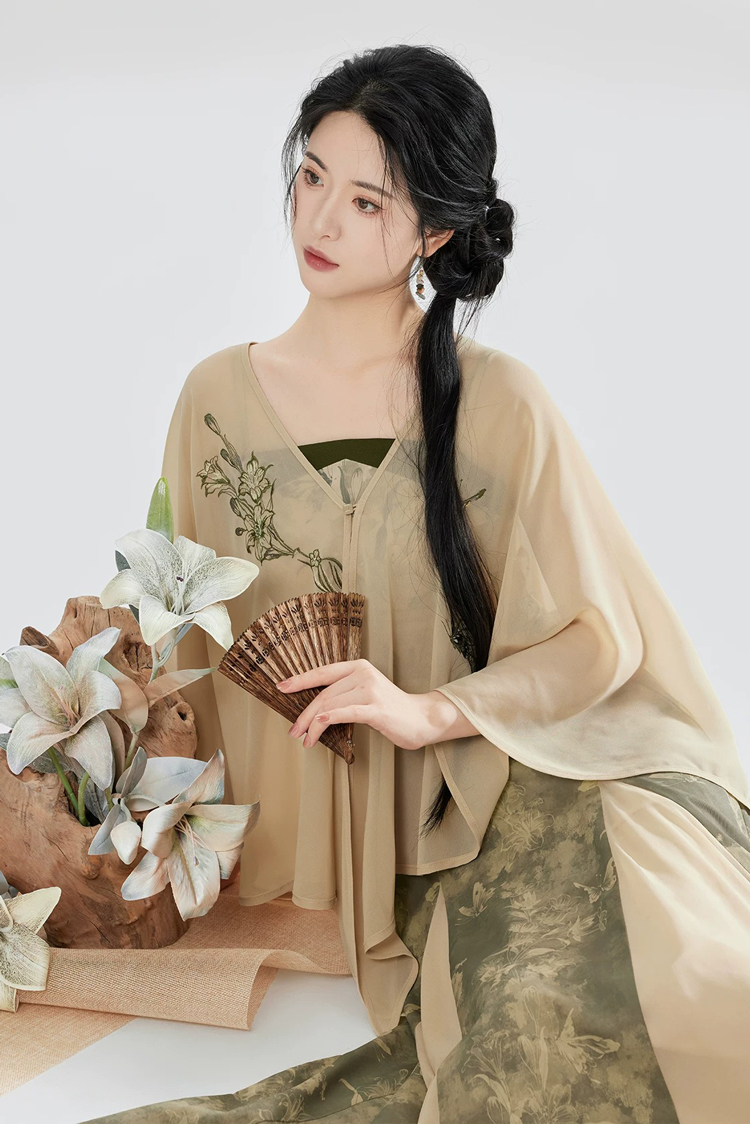 Women Fashion Modernized Hanfu Inspired by Song Dynasty Attire