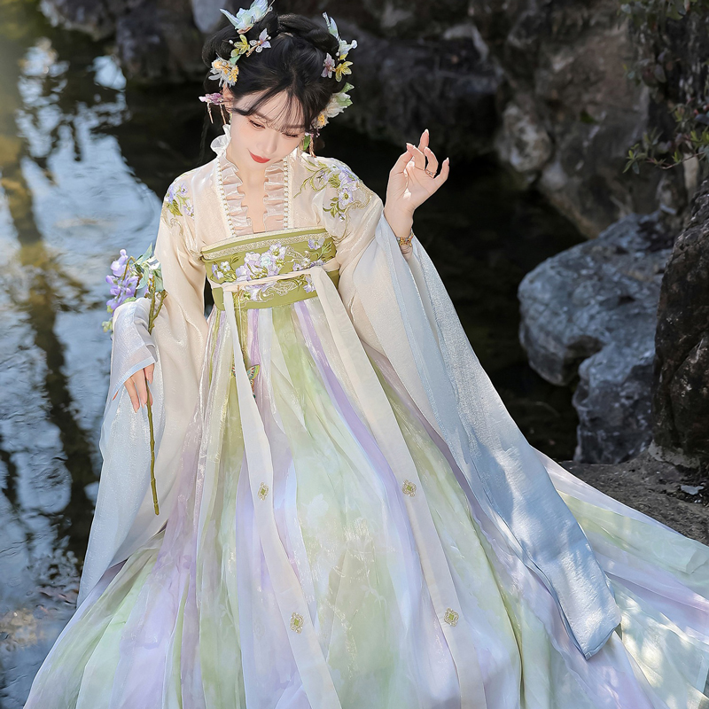 Women-Spring-Qixiong-Shanqun-Set-with-Wide-Sleeves-3 Women Spring Qixiong Shanqun Set with Wide Sleeves