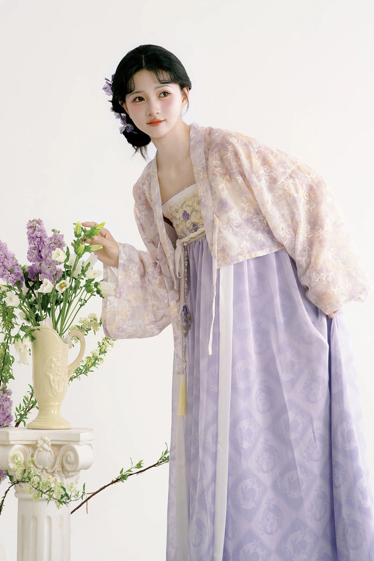 Fashionable Women Hanfu by Qixiong Shanqun Casual Summer Attire