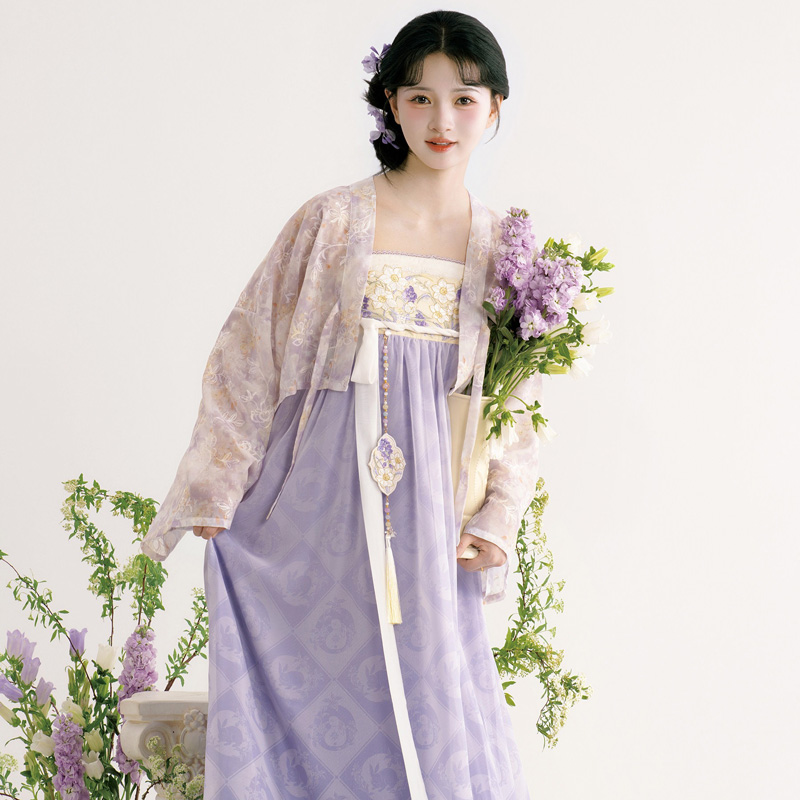 Fashionable-Women-Hanfu-by-Qixiong-Shanqun-Casual-Summer-Attire-2 Fashionable Women Hanfu by Qixiong Shanqun Casual Summer Attire