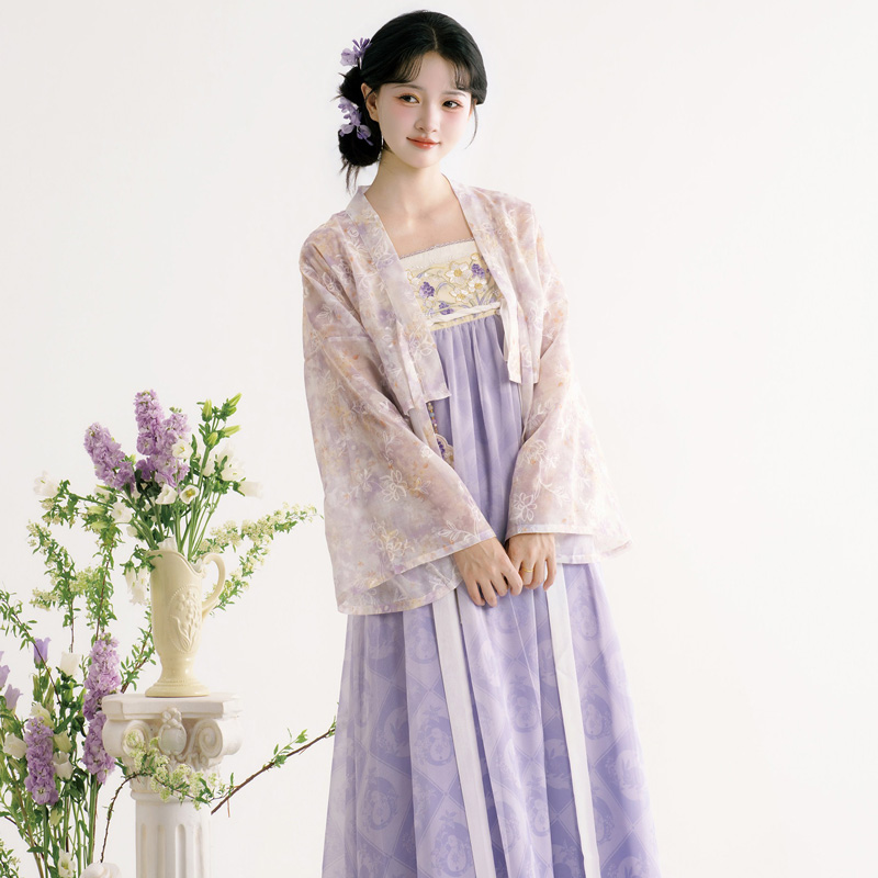Fashionable-Women-Hanfu-by-Qixiong-Shanqun-Casual-Summer-Attire-3 Fashionable Women Hanfu by Qixiong Shanqun Casual Summer Attire