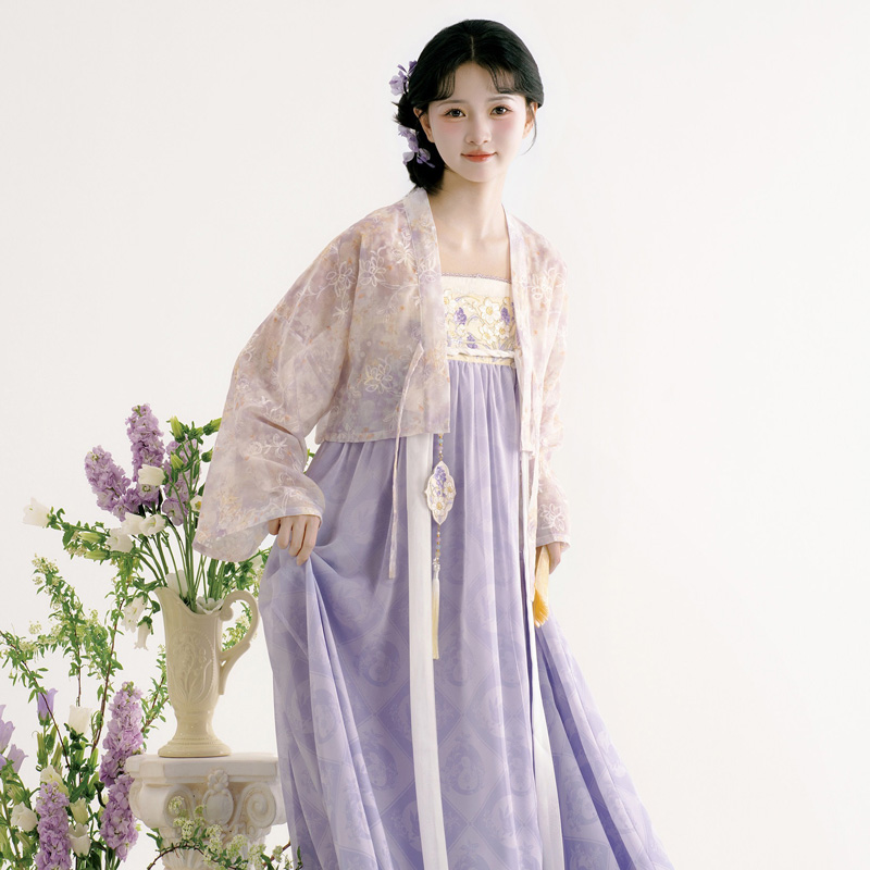 Fashionable-Women-Hanfu-by-Qixiong-Shanqun-Casual-Summer-Attire-4 Fashionable Women Hanfu by Qixiong Shanqun Casual Summer Attire