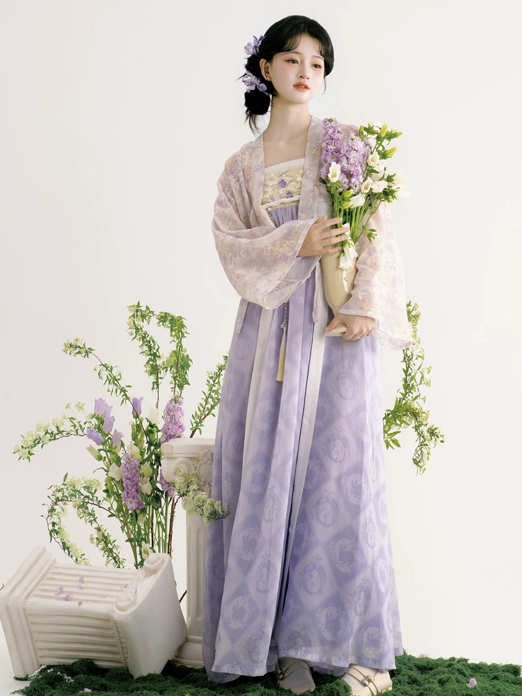 Fashionable Women Hanfu by Qixiong Shanqun Casual Summer Attire