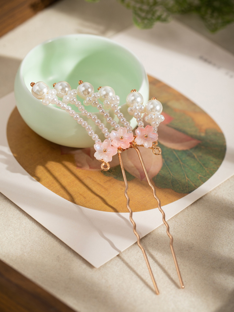 Hanfu Pearl Hairpins Classic Design with Cherry Blossom Motifs
