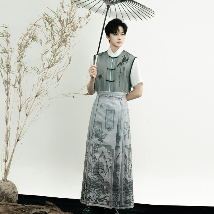 Men Ming Dynasty Hanfu Modern Style Ma Mian Silver Skirt