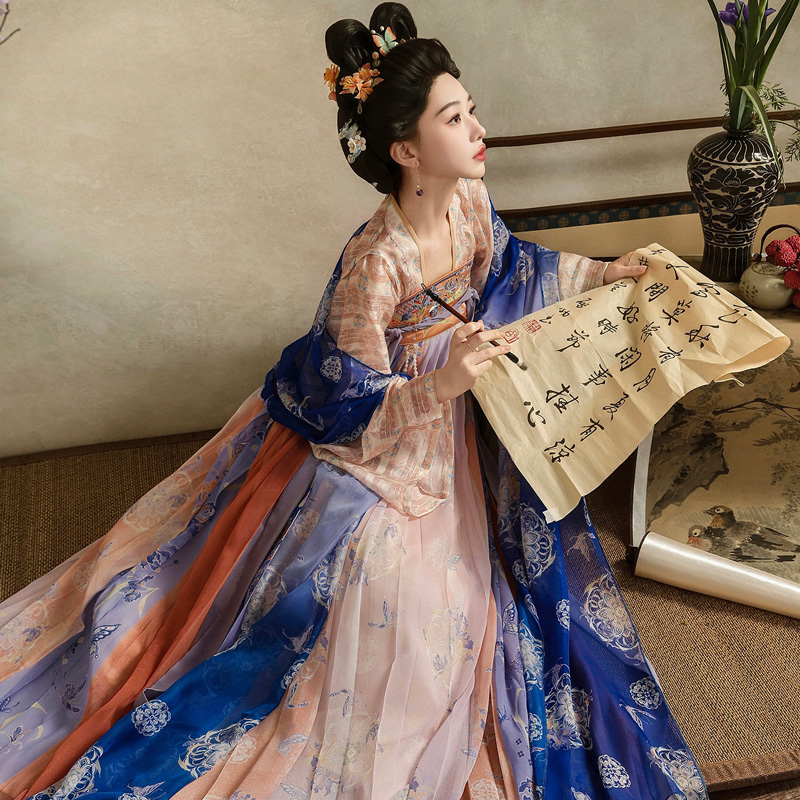Tang-Dynasty-Women-Qixiong-Shanqun-Ethereal-Dunhuang-Style-4 Tang Dynasty Women Qixiong Shanqun Ethereal Dunhuang Style