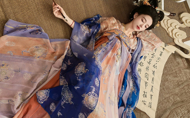 Tang Dynasty Women Qixiong Shanqun Ethereal Dunhuang Style