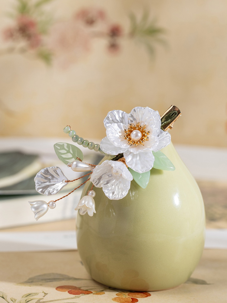 Women Classic Camellia Hair Clips Cute and Fresh Style