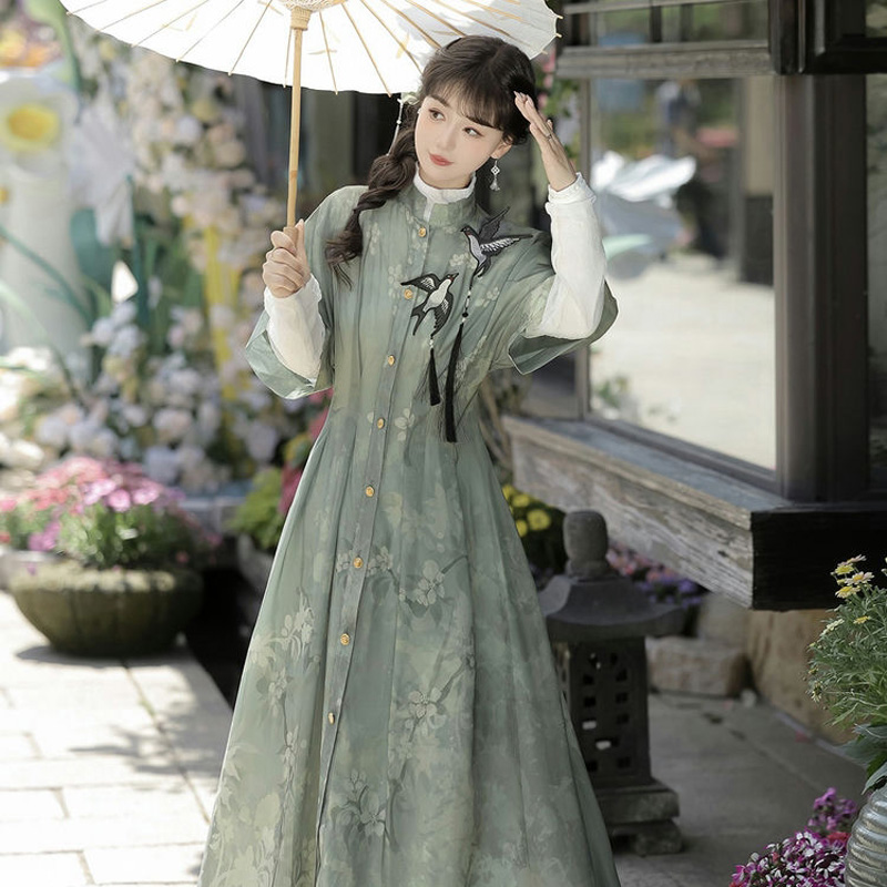 Women-Spring-Long-Fashionable-Hanfu-Dress-with-Swallow-Motifs-4 Women Spring Long Fashionable Hanfu Dress with Swallow Motifs
