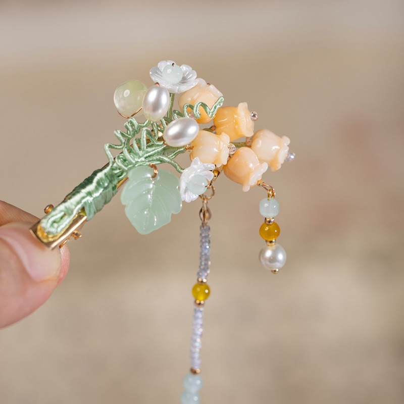 Traditional-Chinese-Style-Hanfu-Headpiece-Lily-of-the-Valley-Tassel-Hair-Clip-Buyao-Side-Clip-Traditional-Costume-Accessory-3 Traditional Chinese-Style Hanfu Headpiece Lily of the Valley Tassel Hair Clip Buyao Side Clip Traditional Costume Accessory