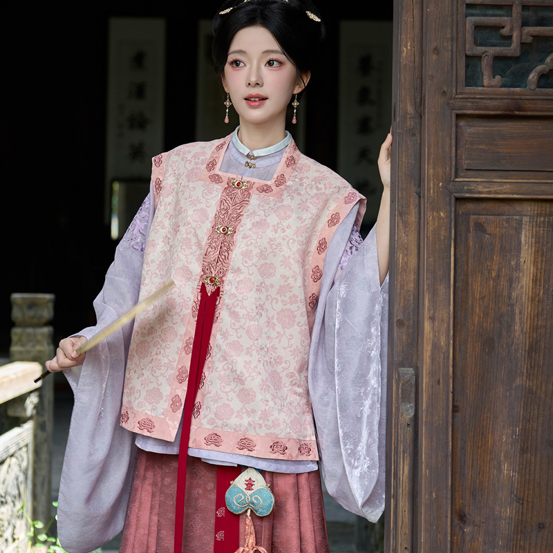 Traditional-Luxury-Women-Ming-Dynasty-Hanfu-Mamian-QunFeatured-in-the-Cdrama-The-Heir-1 Traditional Luxury Women Ming Dynasty Hanfu Mamian QunFeatured in the Cdrama The Heir