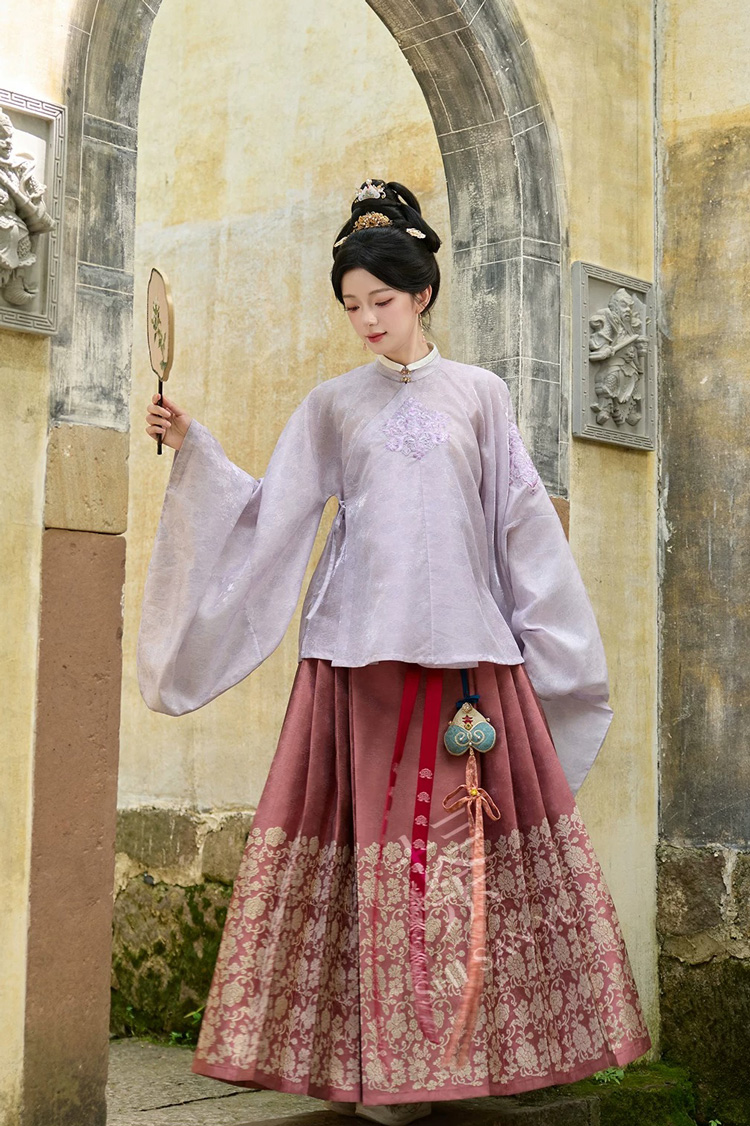 Traditional Luxury Women Ming Dynasty Hanfu Mamian QunFeatured in the Cdrama The Heir 