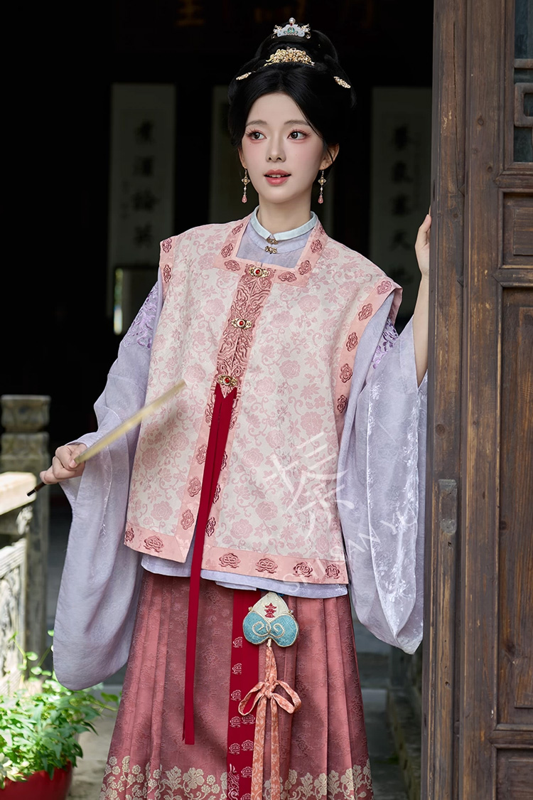 Traditional Luxury Women Ming Dynasty Hanfu Mamian QunFeatured in the Cdrama The Heir 