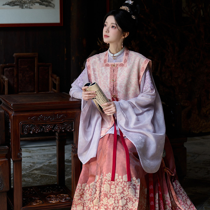 Traditional Luxury Women Ming Dynasty Hanfu Mamian QunFeatured in the Cdrama The Heir