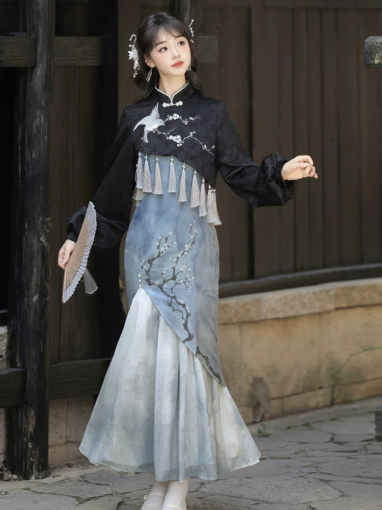 Women Modernized Hanfu-Inspired Fitted Casual Plum Blossom Spaghetti-Strap Dress