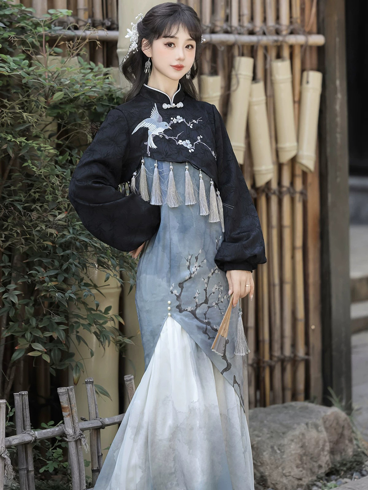 Women Modernized Hanfu-Inspired Fitted Casual Plum Blossom Spaghetti-Strap Dress