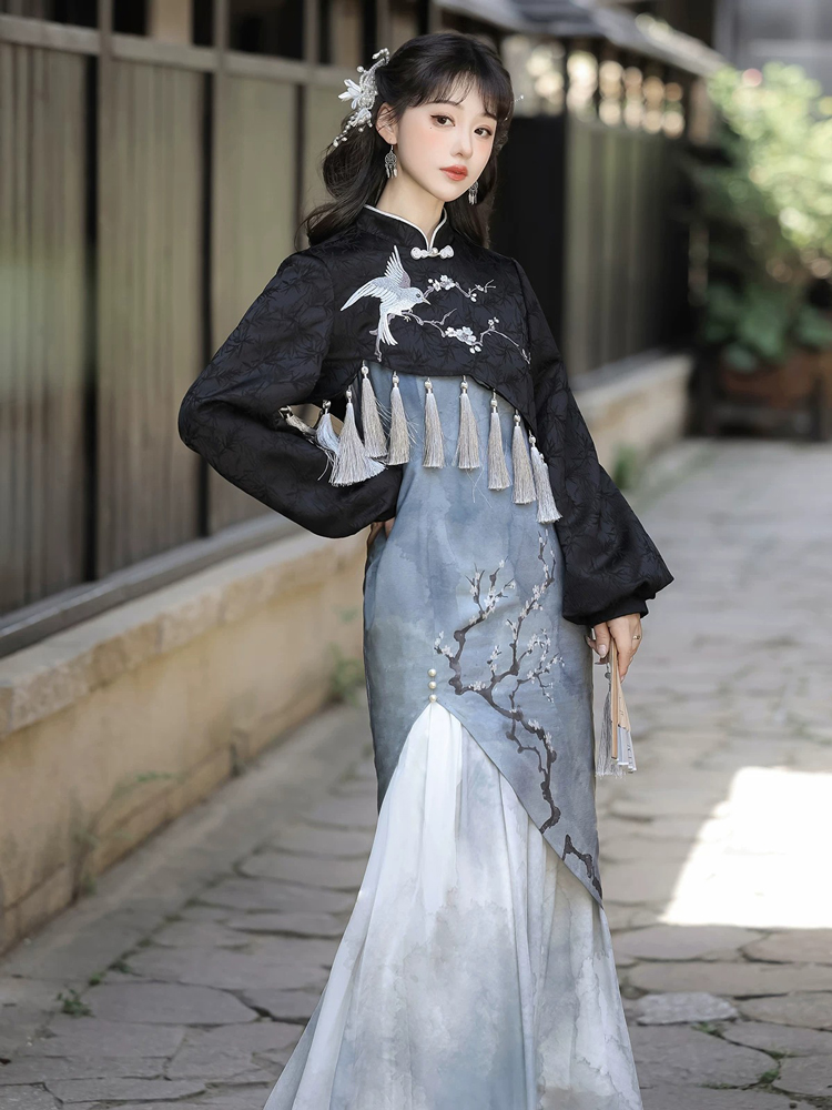 Women Modernized Hanfu-Inspired Fitted Casual Plum Blossom Spaghetti-Strap Dress