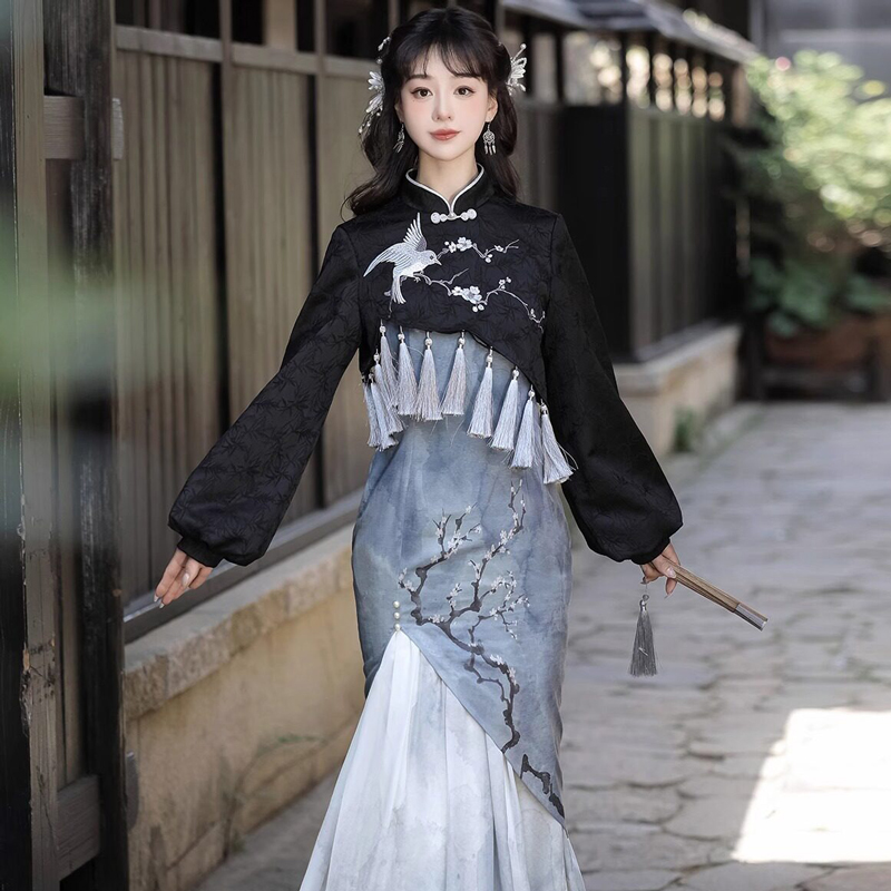 Women-Modernized-Hanfu-Inspired-Fitted-Casual-Plum-Blossom-Spaghetti-Strap-Dress-3 Women Modernized Hanfu-Inspired Fitted Casual Plum Blossom Spaghetti-Strap Dress