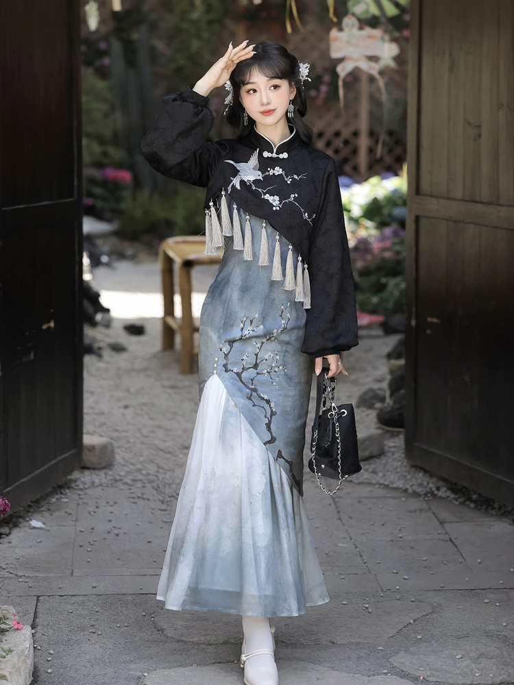Women Modernized Hanfu-Inspired Fitted Casual Plum Blossom Spaghetti-Strap Dress