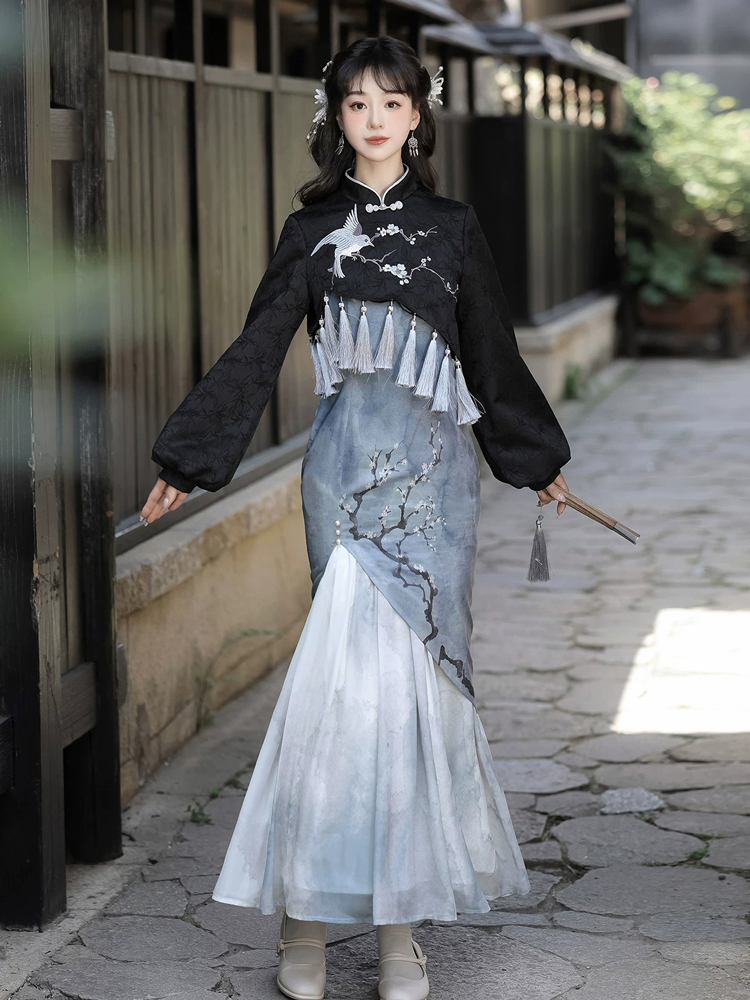 Women Modernized Hanfu-Inspired Fitted Casual Plum Blossom Spaghetti-Strap Dress