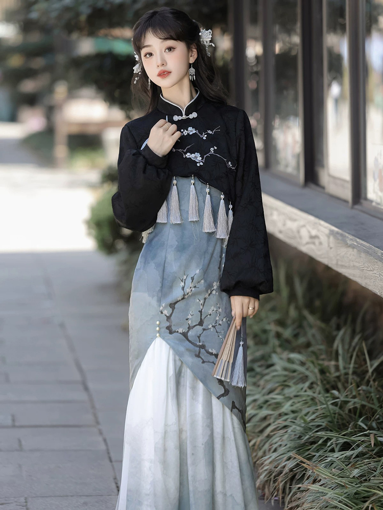 Women Modernized Hanfu-Inspired Fitted Casual Plum Blossom Spaghetti-Strap Dress