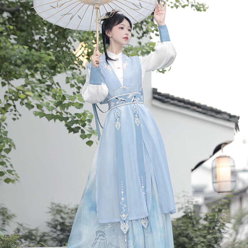 Women-Ruqun-Spring-Traditional-Costume-Wuxia-Style-1 Shan Jian (山涧)