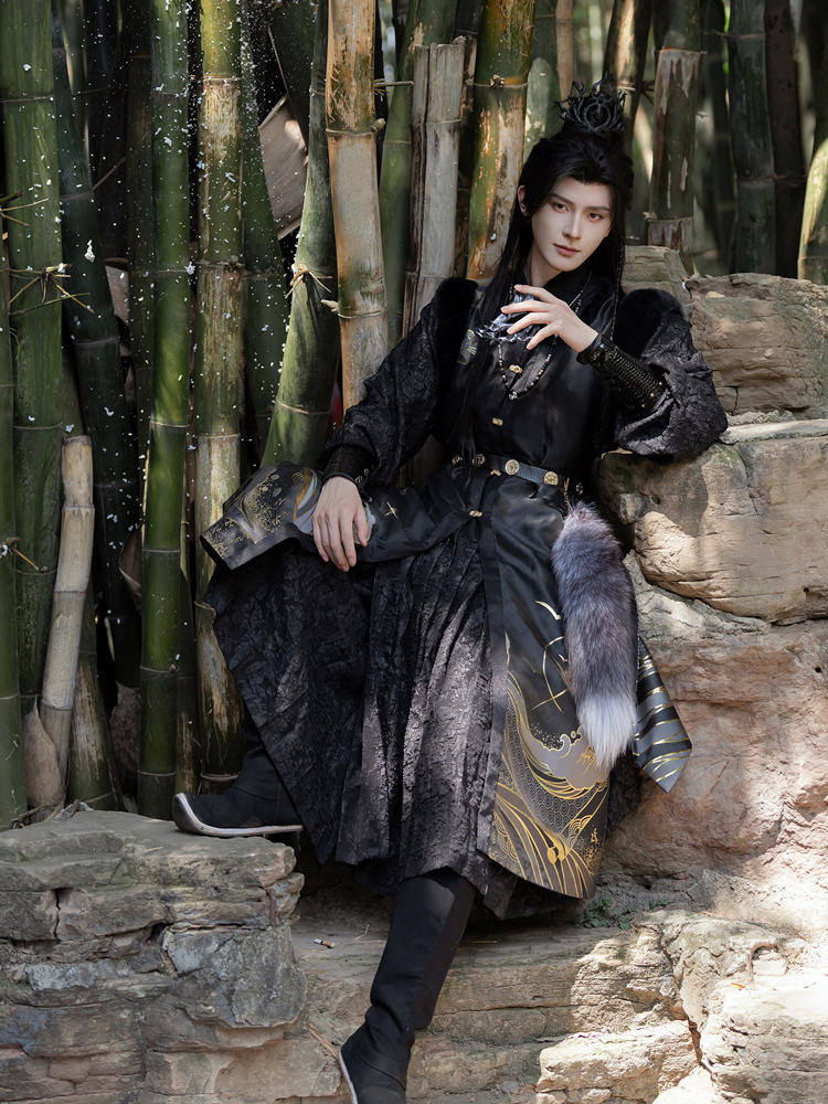 Ming Dynasty Hanfu Set Tieli Round-Collared Robe Wuxia Hero Set