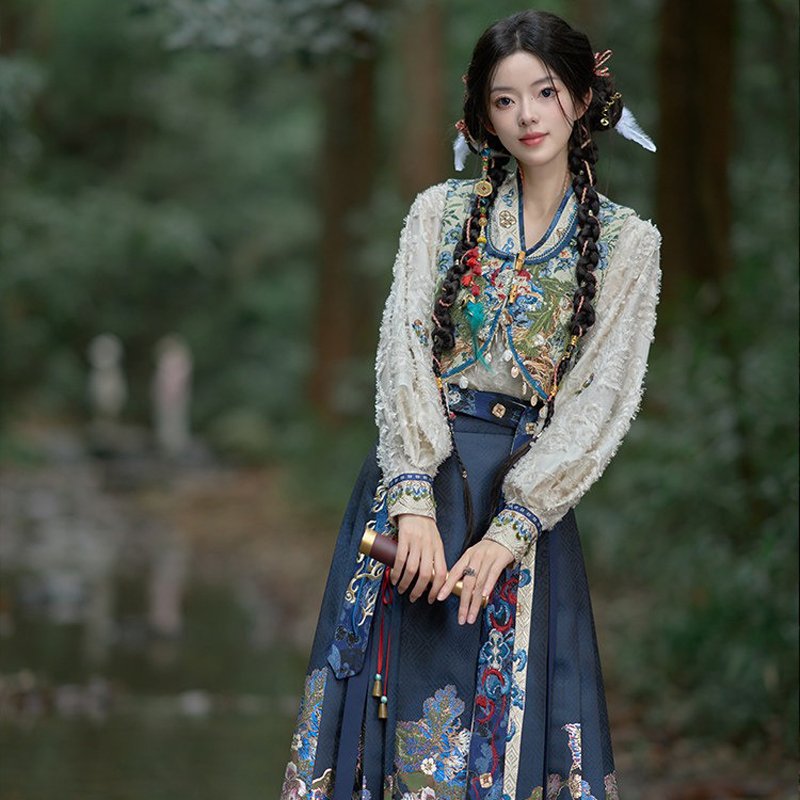 Ming-Dynasty-Style-Women-Set-Unique-Style-The-Lost-Tomb-Theme-1 She Zhao Gui Cheng (蛇沼鬼城)