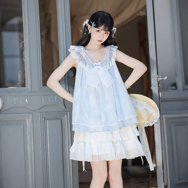 Women-Casual-Hanfu-Inspired-Sleeveless-Outfit-in-Blue-Tones-1 Women Casual Hanfu-Inspired Sleeveless Outfit in Blue Tones