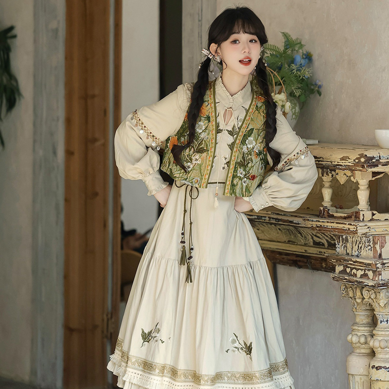 Women-Fashionable-Dress-Set-Winter-Vest-and-Hanfu-Set-4 Women Fashionable Dress Set Winter Vest and Hanfu Set