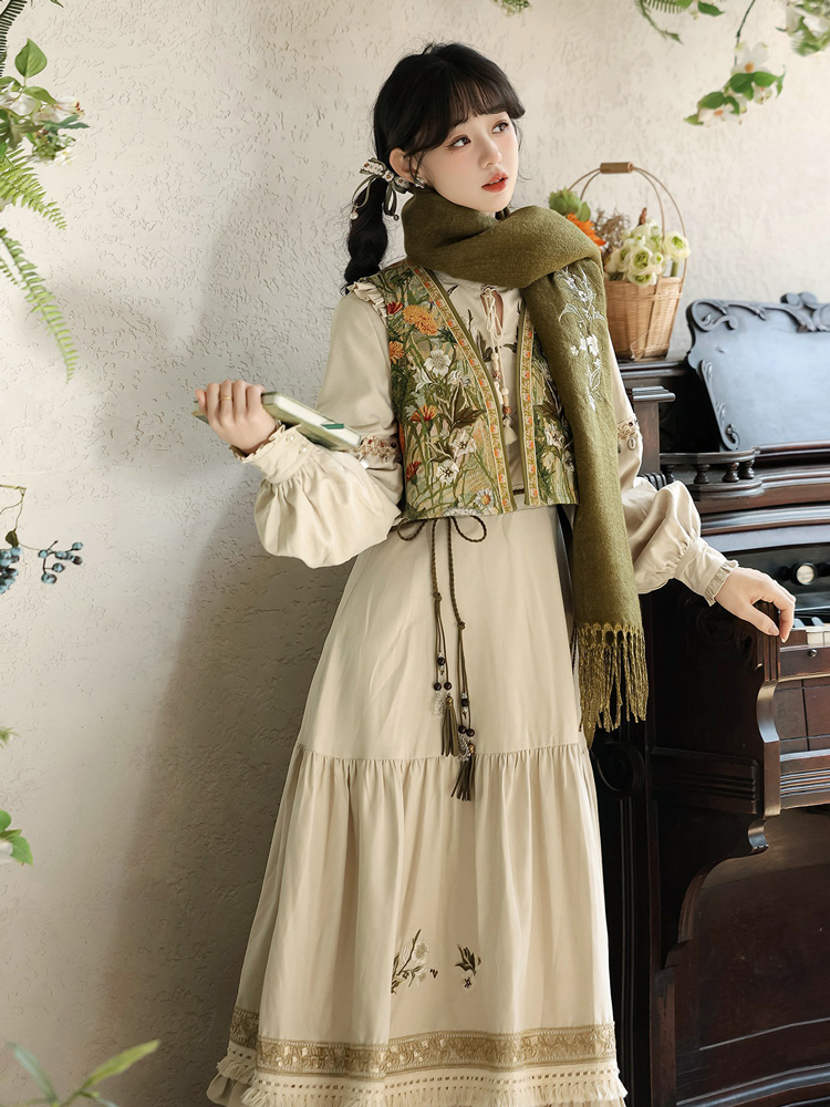 Women Fashionable Dress Set Winter Vest and Hanfu Set