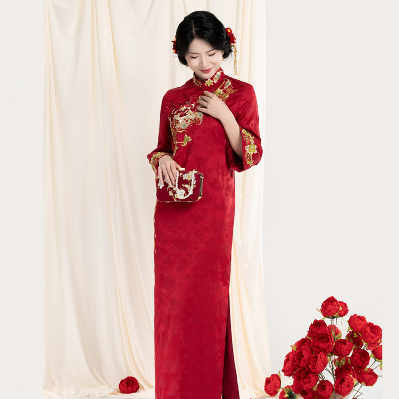 Women-Wedding-Attire-Red-Traditional-Qipao-Gown-Paired-with-Yunjian-1 Women Wedding Attire Red Traditional Qipao Gown Paired with Yunjian