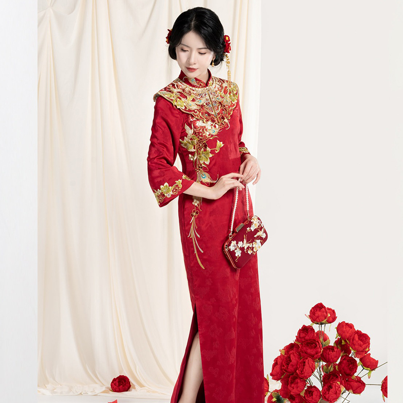 Women-Wedding-Attire-Red-Traditional-Qipao-Gown-Paired-with-Yunjian-3 Women Wedding Attire Red Traditional Qipao Gown Paired with Yunjian
