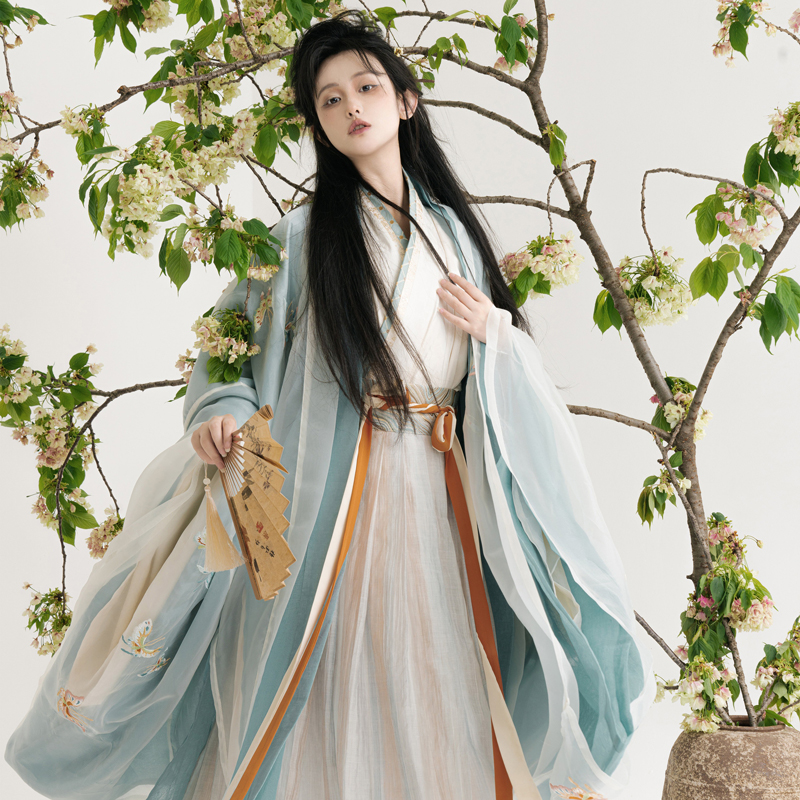 Women-Wuxia-Style-Hanfu-Song-Dynasty-Inspired-Wide-Sleeved-Elegant-Couple-Set-1 Yun Meng Ze (云梦泽)